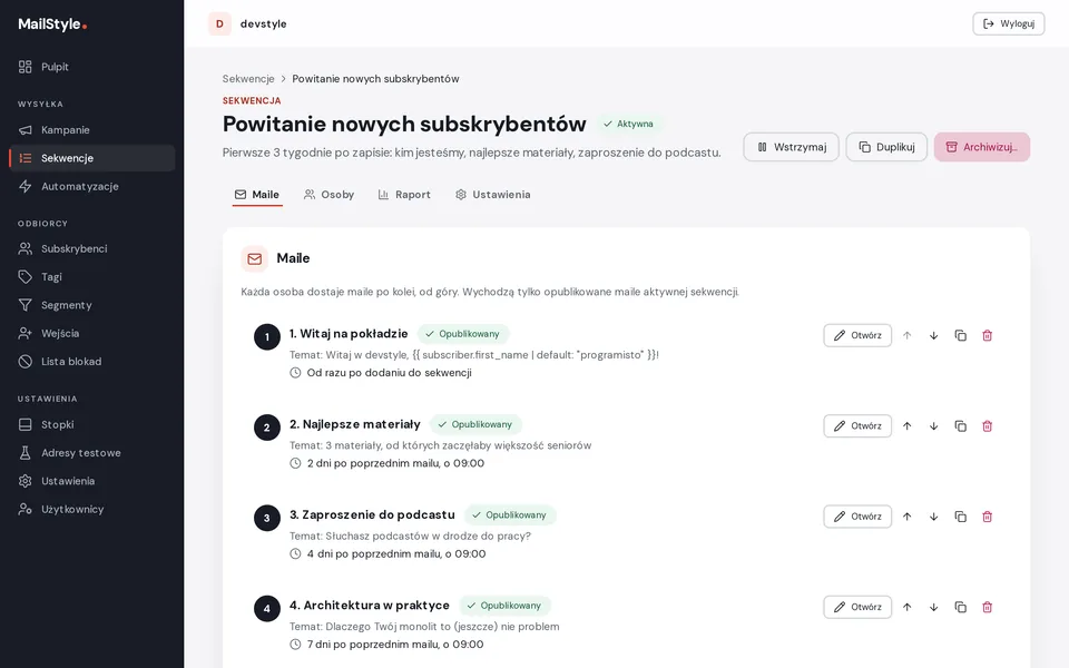 Sekwencja powitalna w MailStyle: kolejne maile z tematami i odstępami, na przykład 2 dni po poprzednim mailu o 9:00